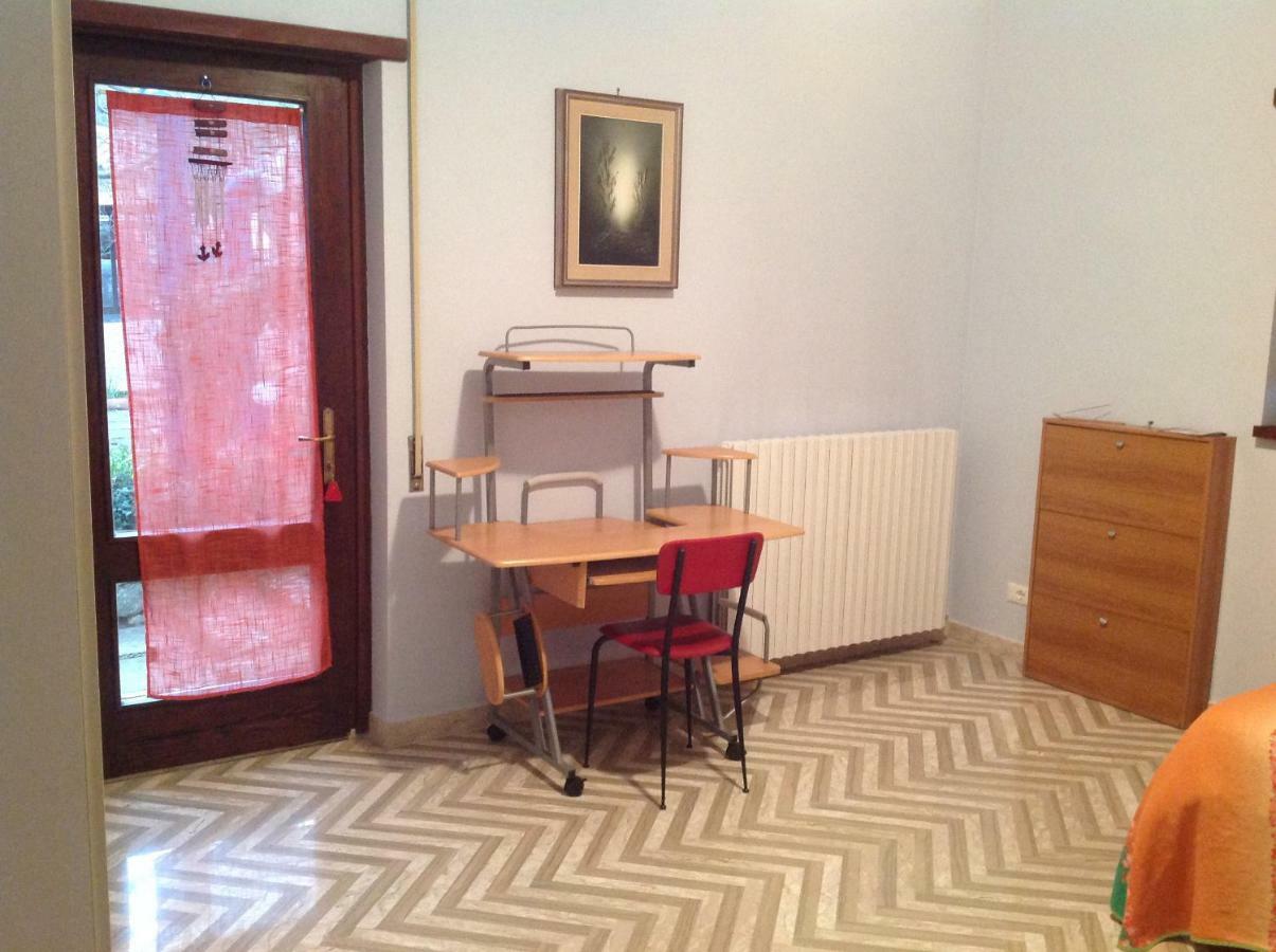 Bed & Breakfast Da Charlie LʼAquila Exterior foto